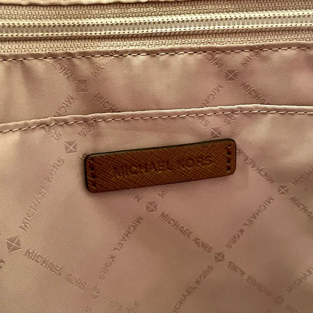 Michael Kors Jet Set Travel Top Zip Shoulder Tote